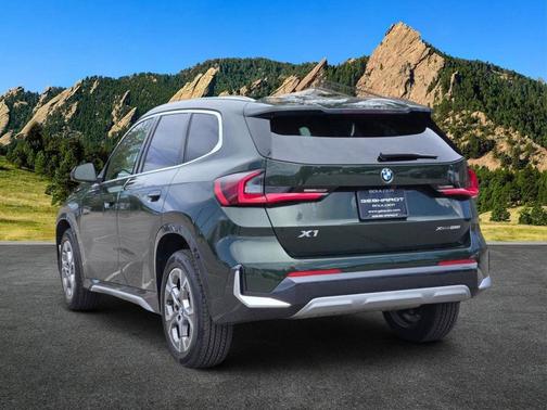 San Remo Green Metallic 2025 BMW X1 xDrive28i