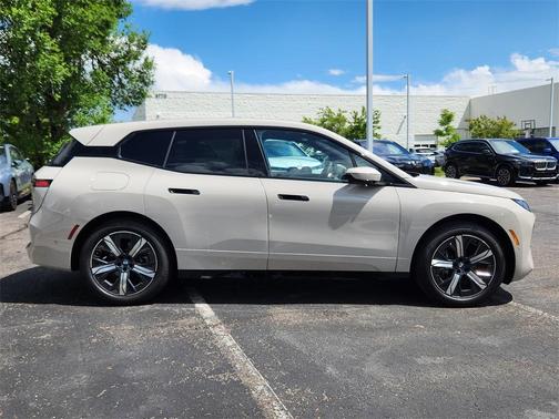 2026 BMW iX xDrive45