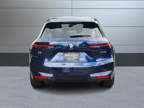 2026 BMW iX xDrive45