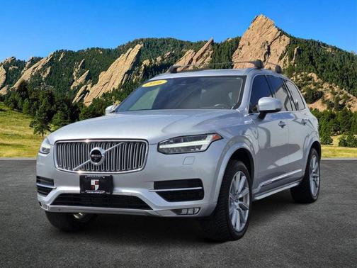 Bright Silver Metallic 2016 Volvo XC90 T6 Inscription