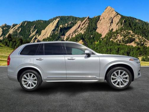 Bright Silver Metallic 2016 Volvo XC90 T6 Inscription