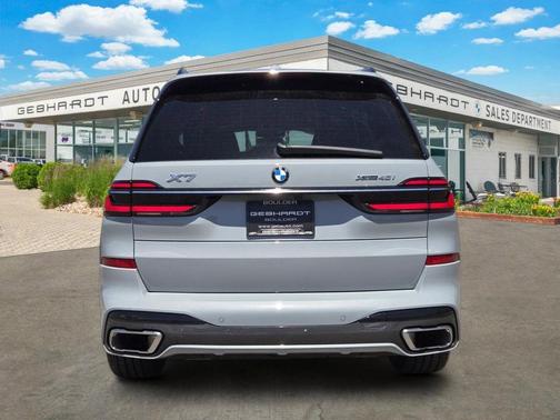 Brooklyn Gray Metallic 2023 BMW X7 xDrive40i