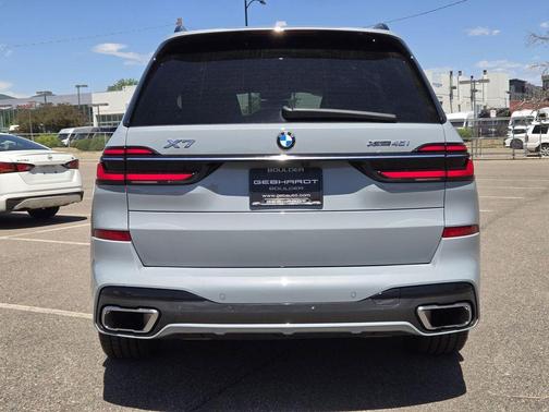 Brooklyn Gray Metallic 2023 BMW X7 xDrive40i