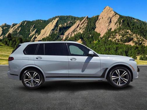 Brooklyn Gray Metallic 2023 BMW X7 xDrive40i