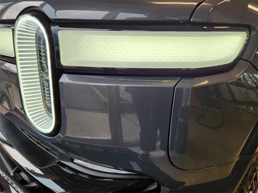 2024 Rivian R1S Adventure Quad Motor Large Pack