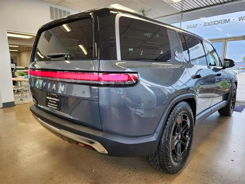2024 Rivian R1S Adventure Quad Motor Large Pack