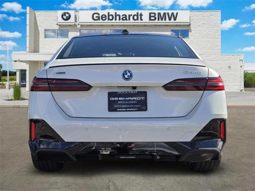 2026 BMW 550e xDrive