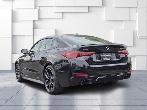 Black Sapphire Metallic 2026 BMW M440 Gran Coupe i xDrive