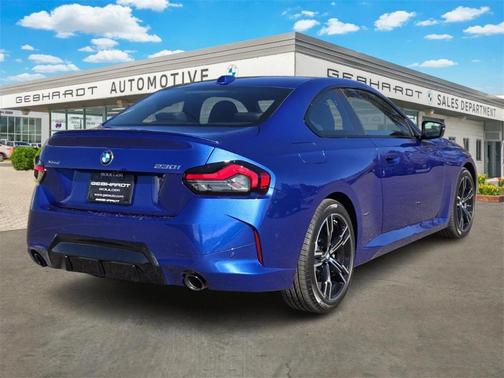 2025 BMW 230 i xDrive