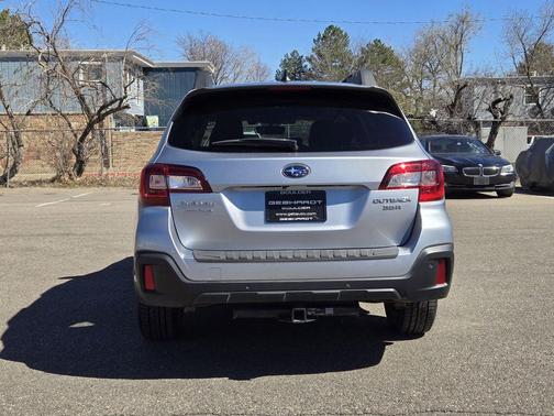 2018 Subaru Outback 3.6R Limited