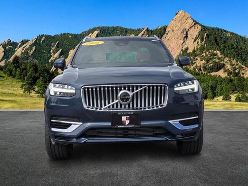 Denim Blue Metallic 2025 Volvo XC90 Plug-In Hybrid T8 Ultra 7-Seater