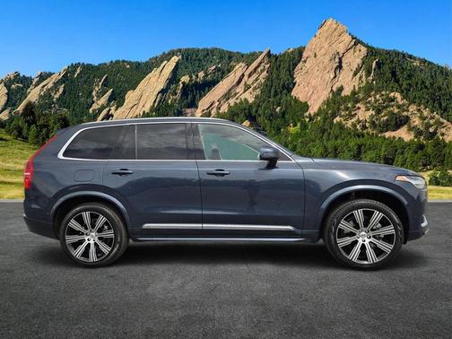 Denim Blue Metallic 2025 Volvo XC90 Plug-In Hybrid T8 Ultra 7-Seater