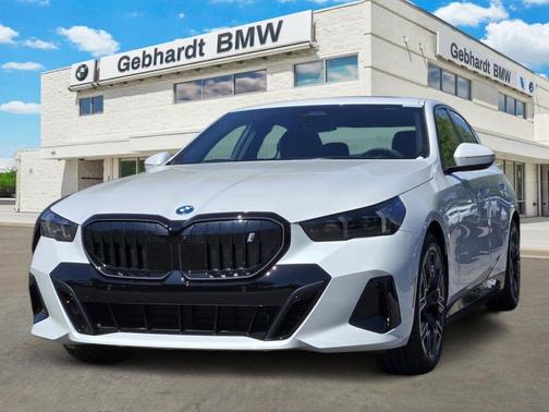 Mineral White Metallic 2026 BMW i5 xDrive40