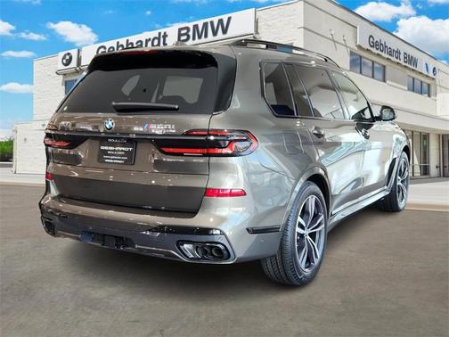 2025 BMW X7 M60i