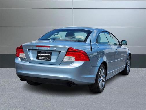 2011 Volvo C70 T5