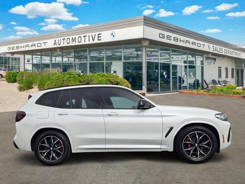 Mineral White Metallic 2024 BMW X3 M40i
