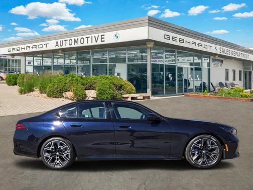 Carbon Black Metallic 2025 BMW 530 i xDrive