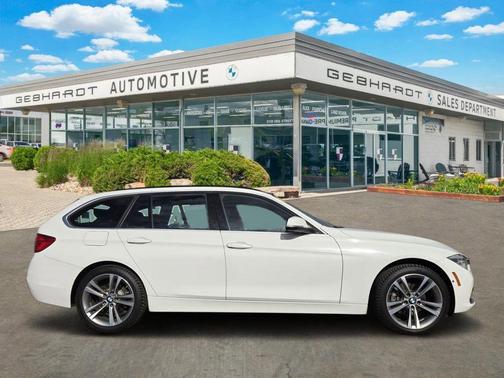 2017 BMW 330 i xDrive