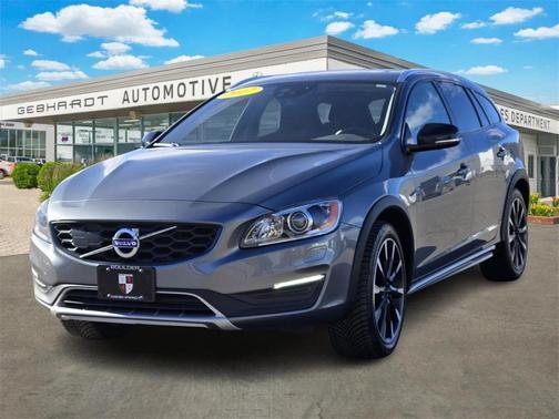 2017 Volvo V60 Cross Country T5 Platinum
