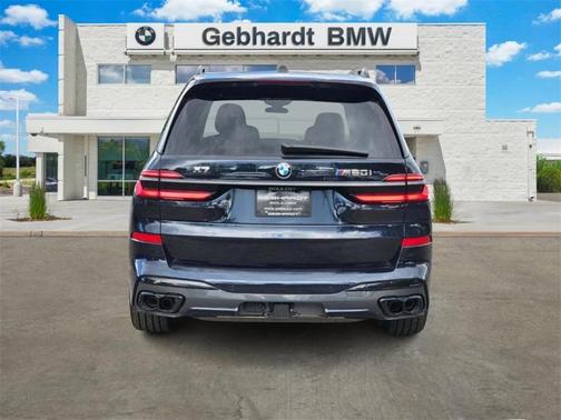 2025 BMW X7 M60i