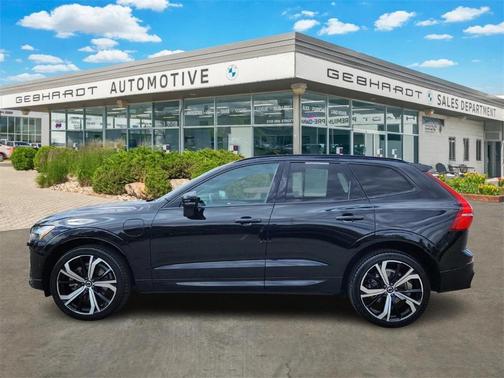 2022 Volvo XC60 Recharge Plug-In Hybrid T8 R-Design