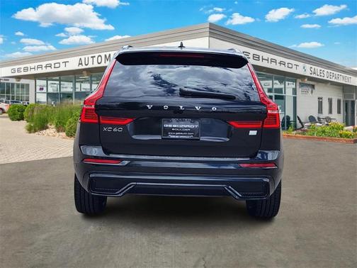 2022 Volvo XC60 Recharge Plug-In Hybrid T8 R-Design