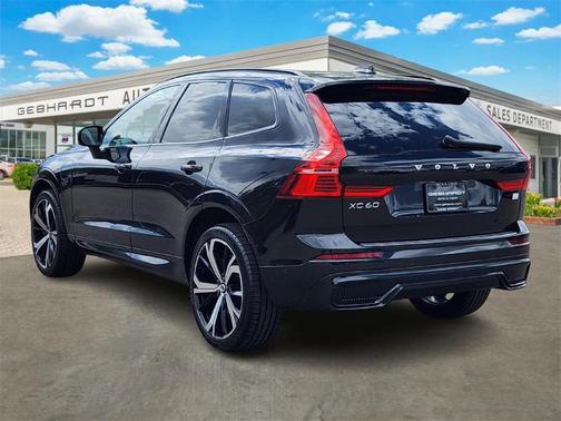 2022 Volvo XC60 Recharge Plug-In Hybrid T8 R-Design