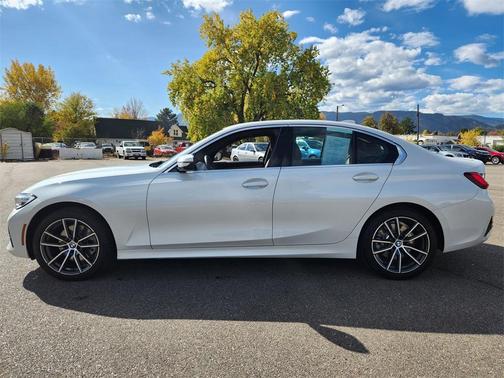 2022 BMW 330 i xDrive
