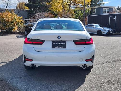 2022 BMW 330 i xDrive