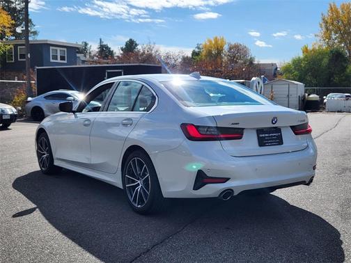 2022 BMW 330 i xDrive