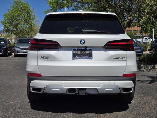 Mineral White Metallic 2026 BMW X5 xDrive40i