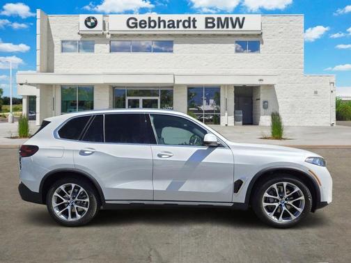 Mineral White Metallic 2026 BMW X5 xDrive40i