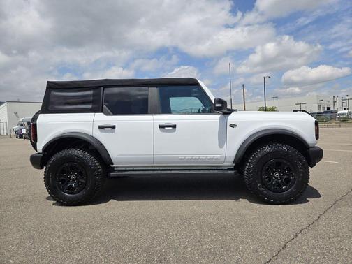 Oxford White 2022 Ford Bronco Wildtrak