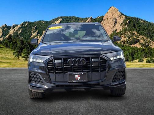 Mythos Black Metallic 2024 Audi Q7 55 Prestige