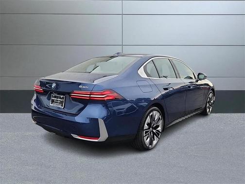 2024 BMW 530 i xDrive