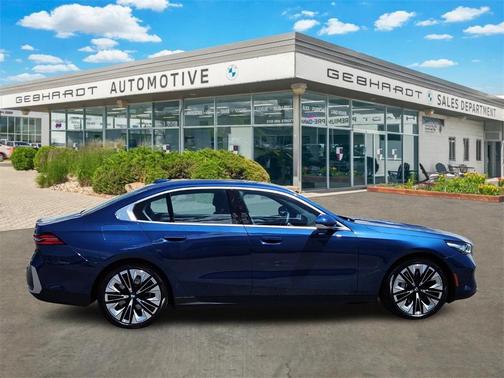 2024 BMW 530 i xDrive