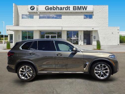 Manhattan Green Metallic 2026 BMW X5 PHEV xDrive50e