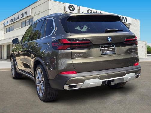 Manhattan Green Metallic 2026 BMW X5 PHEV xDrive50e