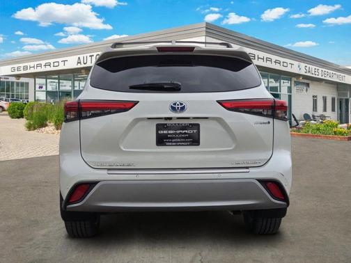 Blizzard Pearl 2021 Toyota Highlander Hybrid Platinum