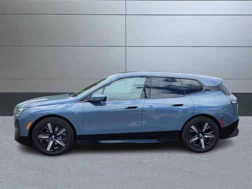 2025 BMW iX M60