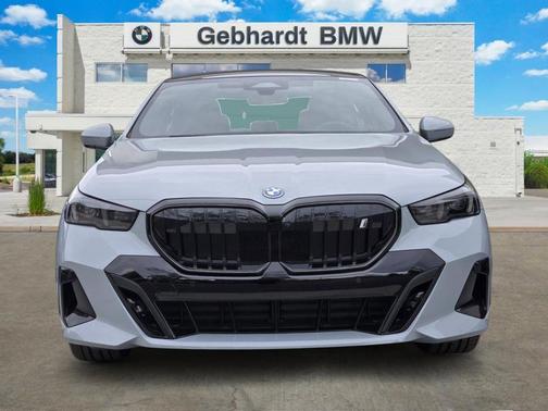 Gray Metallic 2026 BMW i5 xDrive40