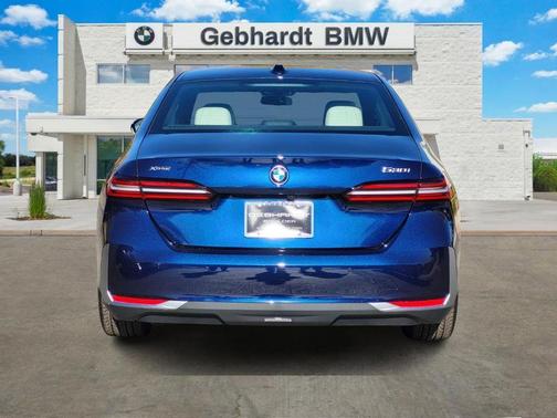 2026 BMW 530 i xDrive