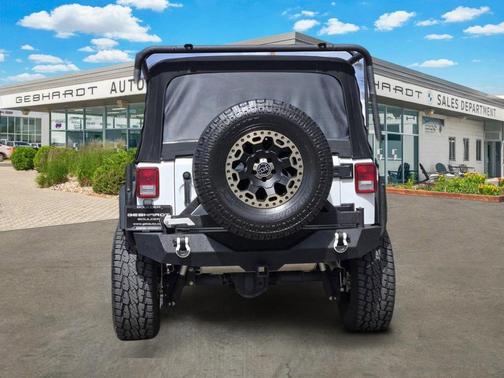 Bright White Clearcoat 2016 Jeep Wrangler Unlimited Sport