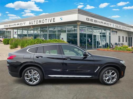 2025 BMW X4 xDrive30i