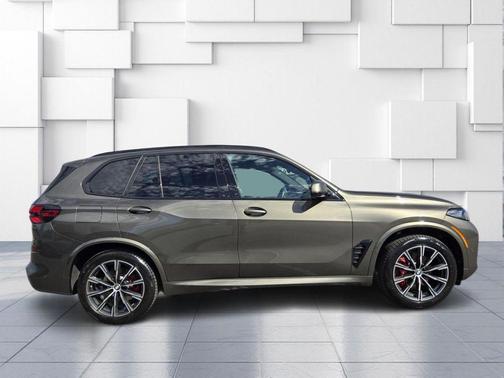 Manhattan Green Metallic 2026 BMW X5 xDrive40i