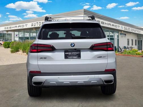 Mineral White Metallic 2022 BMW X5 xDrive40i
