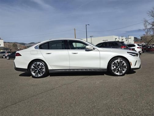 2025 BMW 530 i xDrive