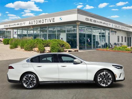 2025 BMW 530 i xDrive