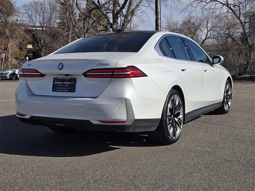 2025 BMW 530 i xDrive