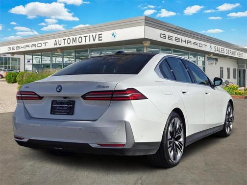 2025 BMW 530 i xDrive